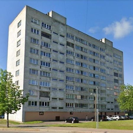 Hero Avenue Apartment Narva Buitenkant foto